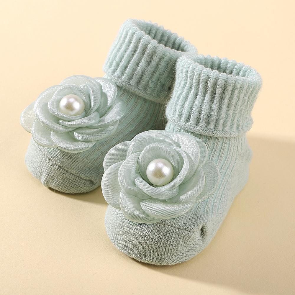 

1 pair of Handmade floral socks for baby exquisite newborn gift simulated pearl flower letter cold resistant socks