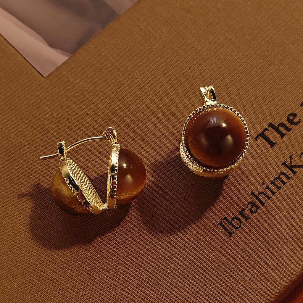 Hong Kong Style Autumn And Winter Tiger'S Eye Stone Maillard Semi-Round Ear Buckle, Light Luxury High-End Caramel Chestnut Niche Temperament Earrings