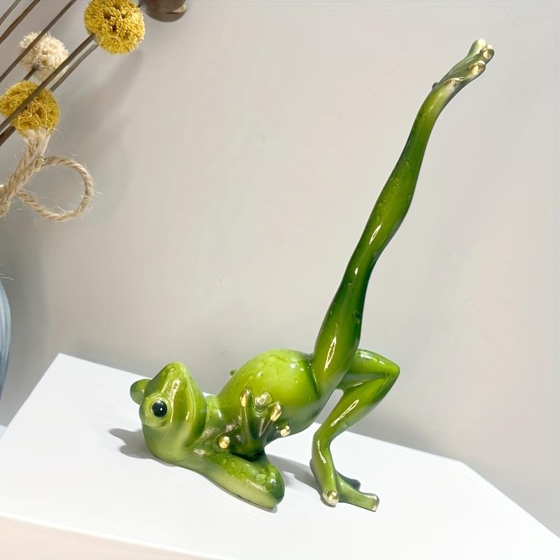 Meditating Yoga Frog Figurine – Cute Resin Statue for Zen Desk Decor. Perfect calming accent for any space. зелёный
