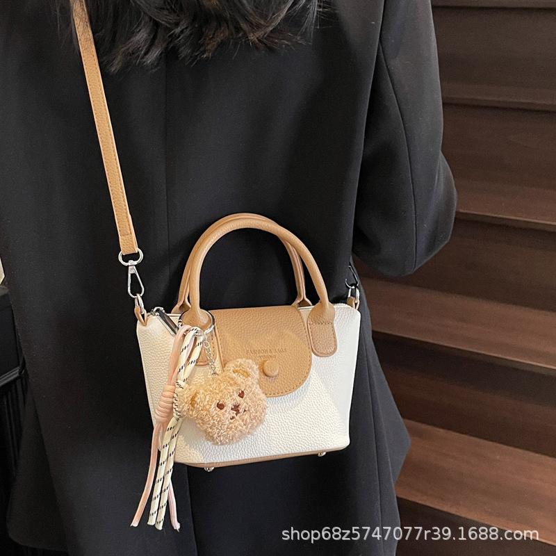 Fashion contrasting color portable small bag women's 2025 new fashion versatile commuter small tote bag single shoulder messenger bag tide