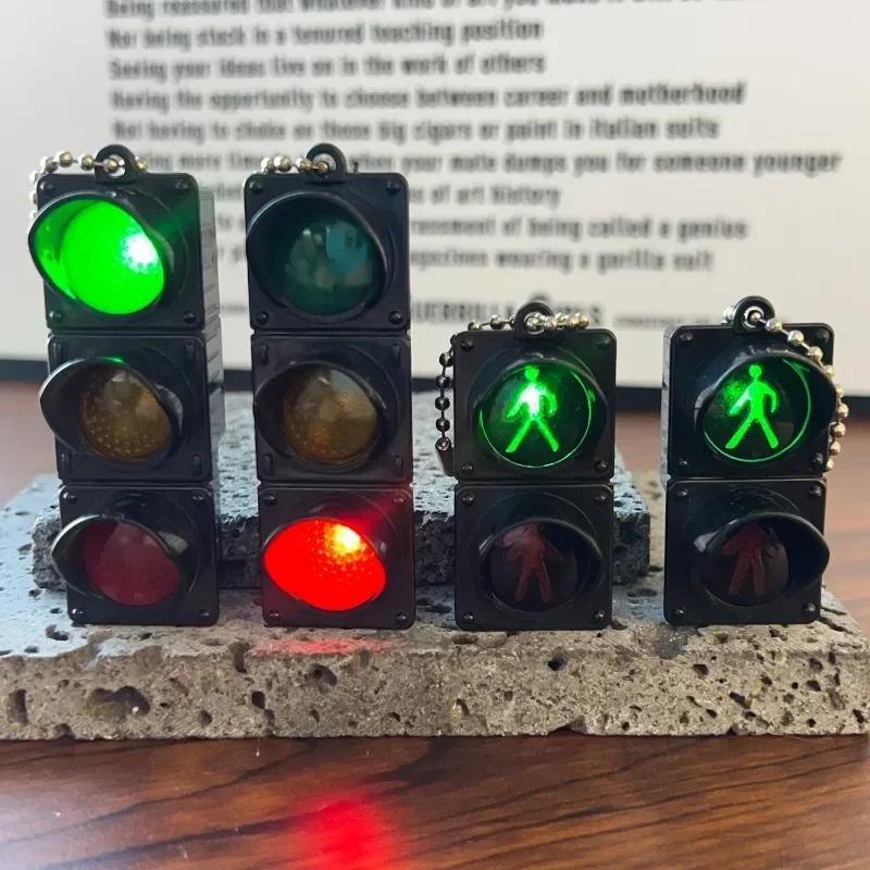 1/2 Bucăți Semafor Electronic Simulare Breloc Pandantiv Mini Lumină Pietonală Lumină LED Jucărie Emite Lumină Jucărie Cognitivă Copii Cadou
