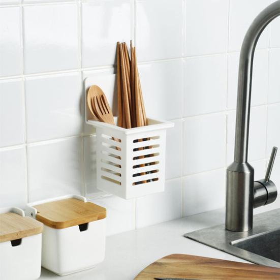 Mantenha arrumado Cor branca Útil Sem perfuração Design de drenagem multifuncional Cesta de armazenamento de talheres Suporte de talheres