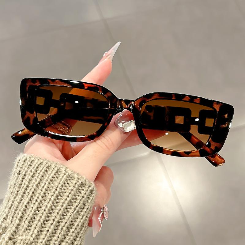 

Fashionable hollowed-out diamond chain square frame sunglasses, a high-end shooting accessory for women