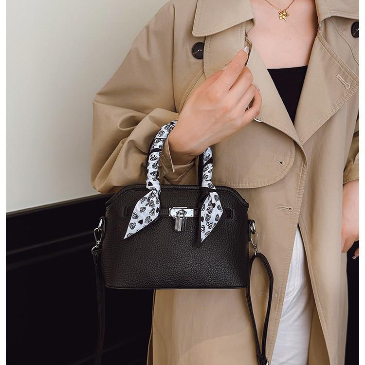 

Корейская минималистичная сумка-ракушка: Женская модная сумка кроссбоди и на плечо 2025 бежевый