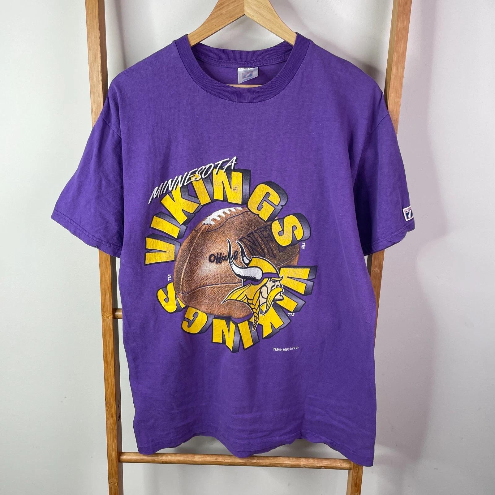 

Vintage 1996 Minnesota Vikings Shirt Men Large Purple Graphic Print Short Sleeve 4XL