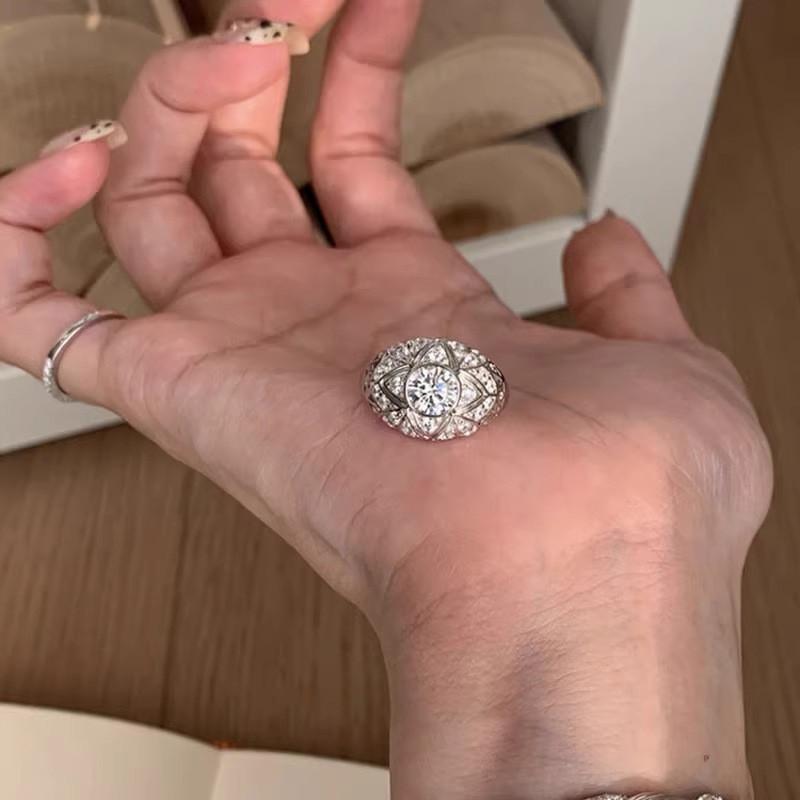 Medieval Style Timeless Womens Starburst Ring With Dazzling Rhinestones Ideal For Chic Fashion Accessories