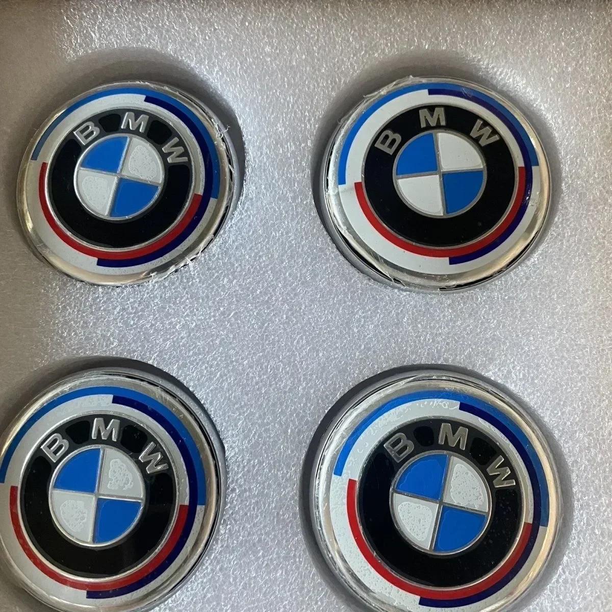 

4 шт. 56/68 мм Плавающие центральные колпачки колес к 50-летию BMW – Подходят для G20 X3 X5 E39 E46 E60 F10 F30 2455268/2455269 56mm 4pcs