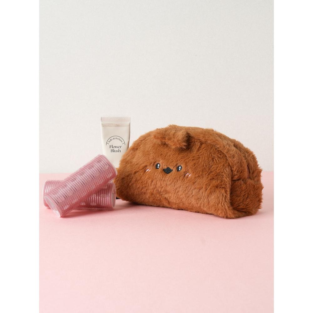 

Daiso Winter Together Half Moon Fur Pouch With Concave