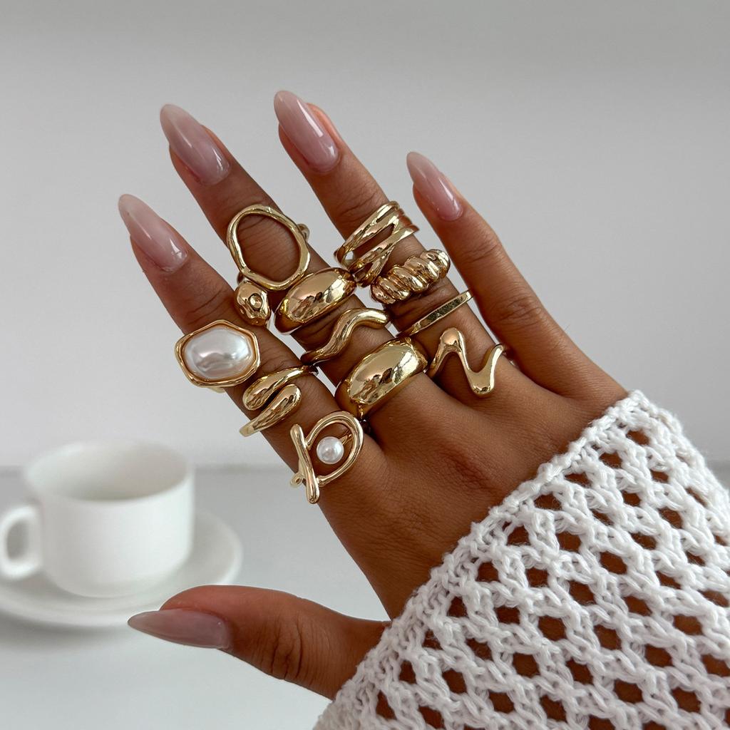 Anello metallico lucido irregolare Design Sense da donna, Anello a falange con perla sintetica barocca