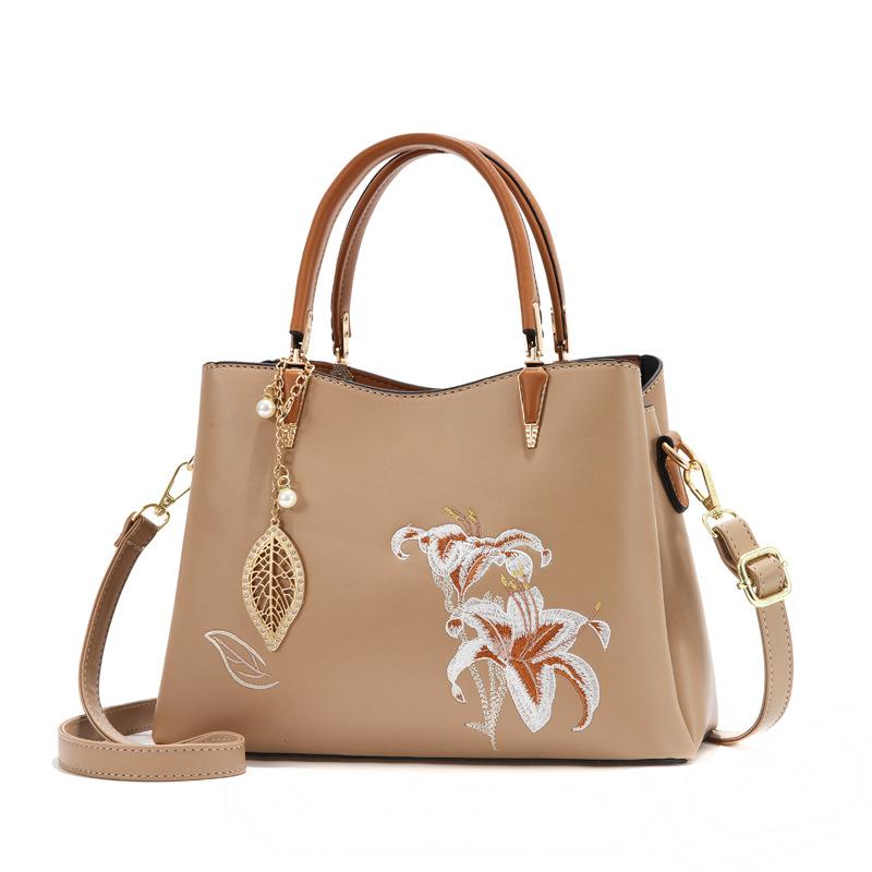 Bag messenger bag women's 2025 new large-capacity handbag national style embroidery new Chinese atmosphere shoulder women's bag tide