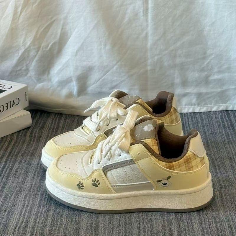 Campus Style Little White Shoes Women's Autumn New Breathable Board Shoes Versatile Students with Skirts Bread Shoes
