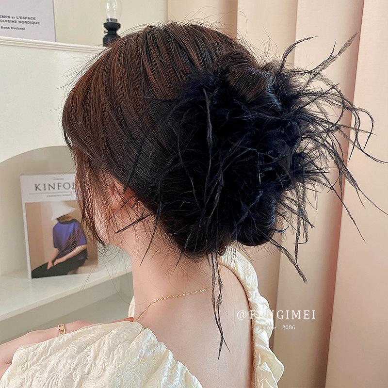Design Ostrich Feather Grab Clip New Internet Celebrity Ins Wind Back Head Disc Hair Shark Clip Personalized Hair Accessories