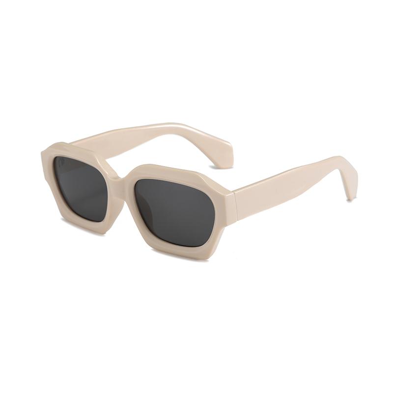 Plain Face Retro Cat Eye Sunglasses For Women UV Resistant High End Street Photography Fashionable Shades 7731