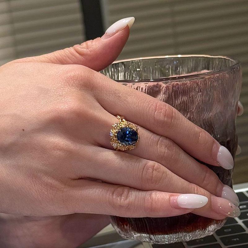 Classic inlay diamonds small flower ruby dark gemstone rings for women high-end and exquisite ring adjustable banquet jewelry