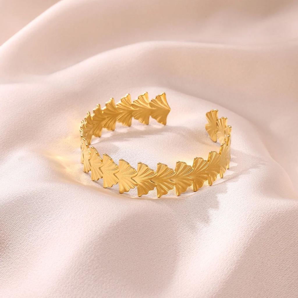 Vintage Ginkgo Leaf Bangle For Women Men 18K Gold Pated Stainless Steel Cuff Bracelets Femme Waterproof Luxury Jewelry