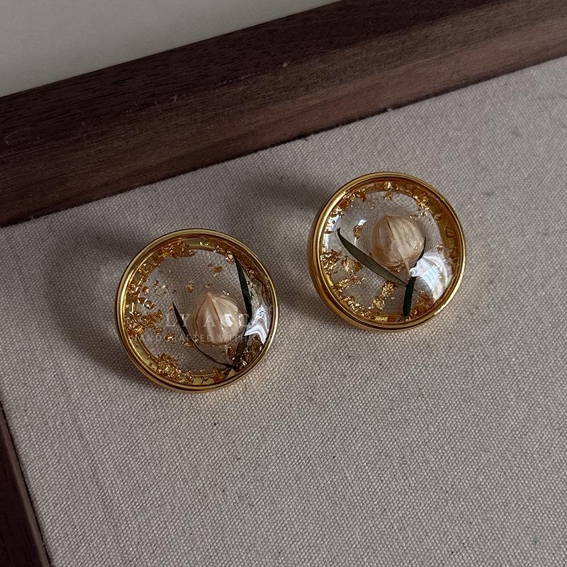 Transparent resin gold foil dried bud disc stud earrings Mori new Chinese style literary high-end earrings fashion light luxury earrings