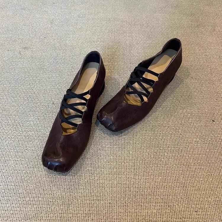 Sheepskin version~ retro niche cross-strap single shoe pleated leather square head pig nose shallow mouth ballet shoes women