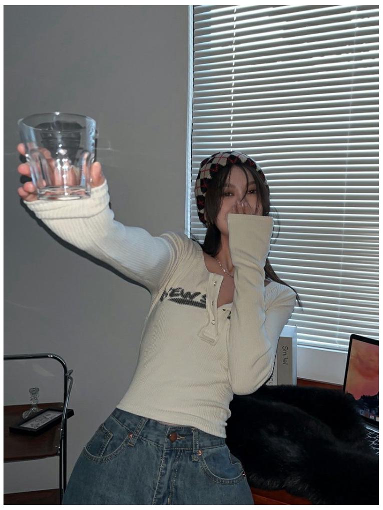 Chic Trendy Long-Sleeve Crop Top for Women - Spring Collection