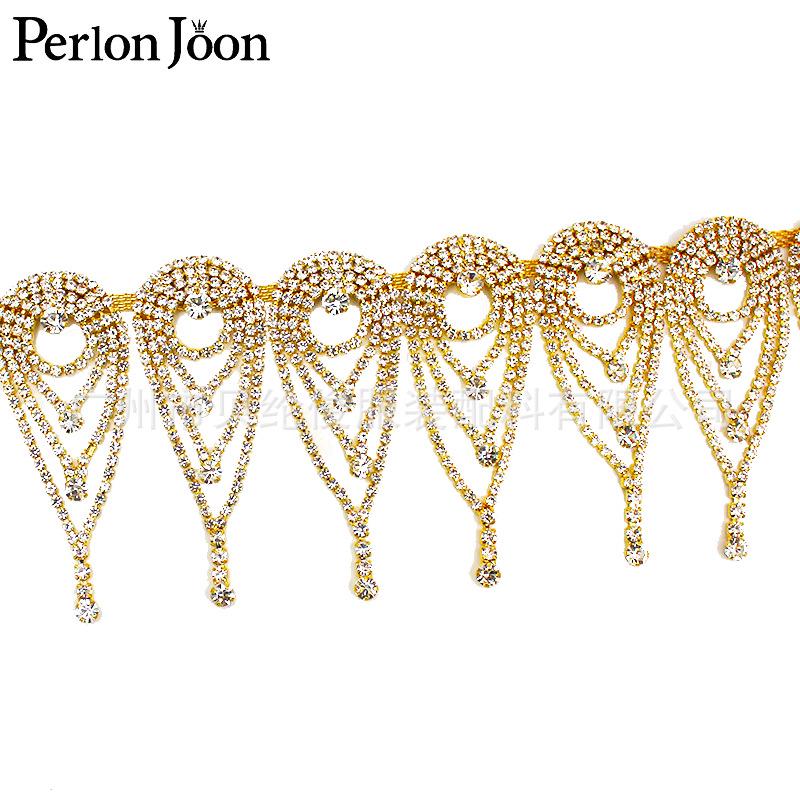 

Welded Chain Pendant with Tassel & Rhinestone Decoration for Wedding Dresses, Gowns, Shoes, Hats, and DIY Clothing Accessories