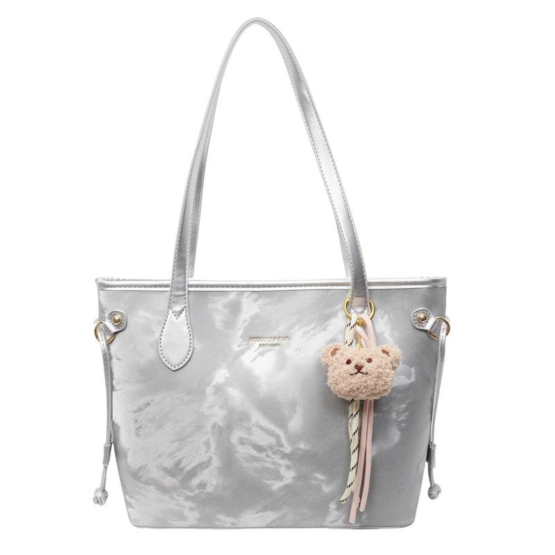 Stylish and Large-capacity Commuter Single-shoulder Bag Fashionable and Versatile Underarm Tote Bag