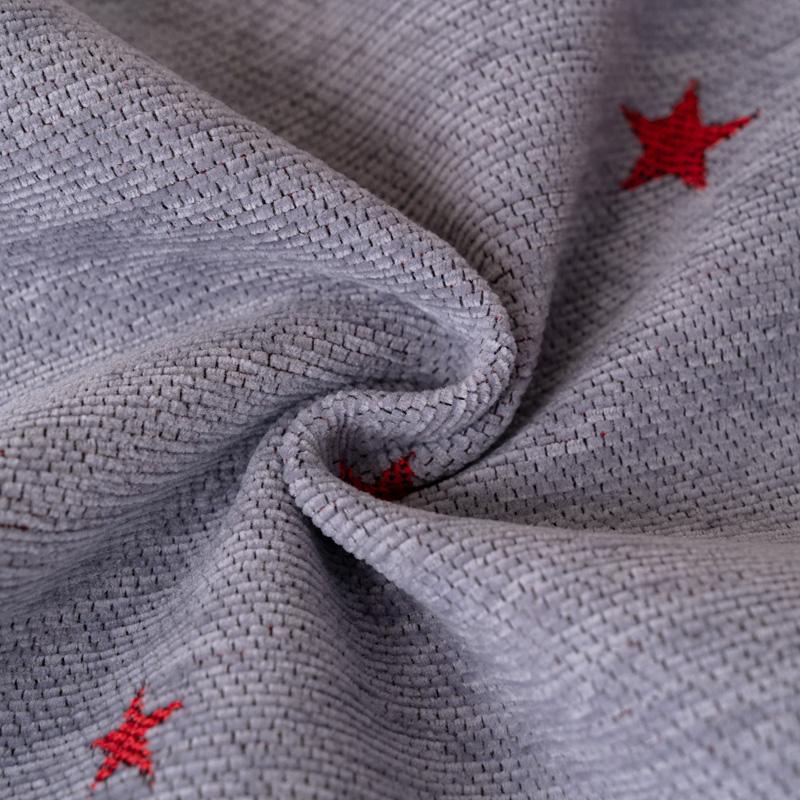 Pokrowiec na sofę w stylu świątecznym Tkanina antypoślizgowa Czerwony świąteczny pokrowiec na sofę Odpowiedni na wszystkie pory roku Można prać w pralce i nie deformuje się