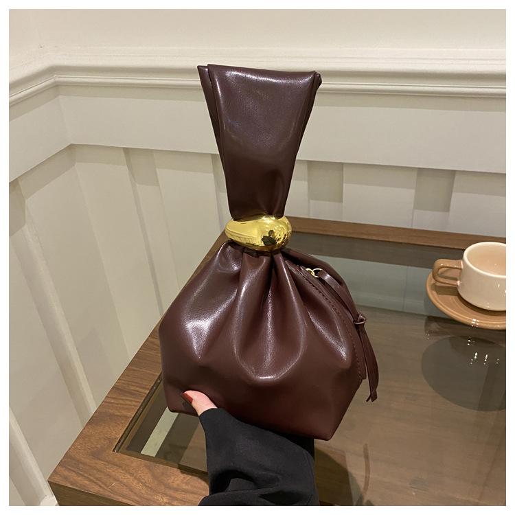 

Chic Metal Buckle Drawstring Cloud Small Tote Bag Stylish Retro Fold Bucket Bag Suitable for Women Daily Work Shopping Parties