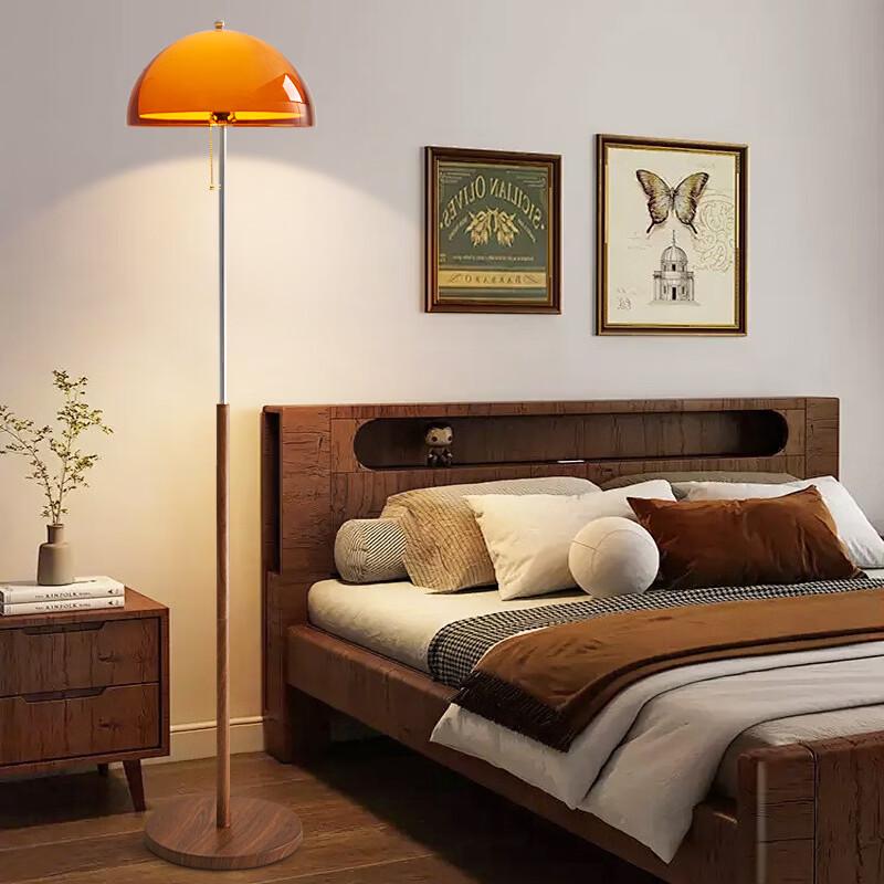 Nordická moderní oblouková stojací lampa