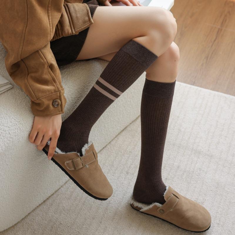 Women Stockings Bee Embroidery Long Socks Solid Color Black White Gray Stockings Knitted Cotton Knee Socks Women Stockings