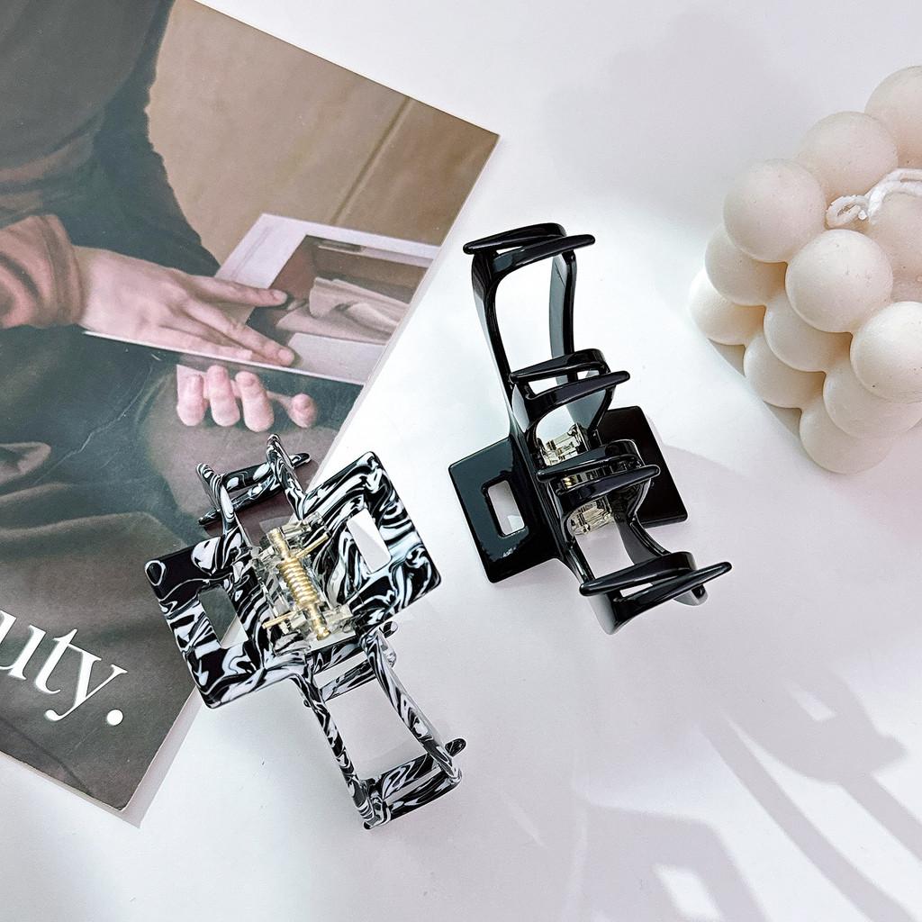 Vintage Acetate Arc Half Moon Hair Claw Clip Elegant Accessory For Women In Black And Caramel