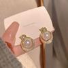 Pendientes de perlas de alta gama de moda Pendientes retro de nicho francés de lujo ligero Pendientes de perlas simples y versátiles para mujer