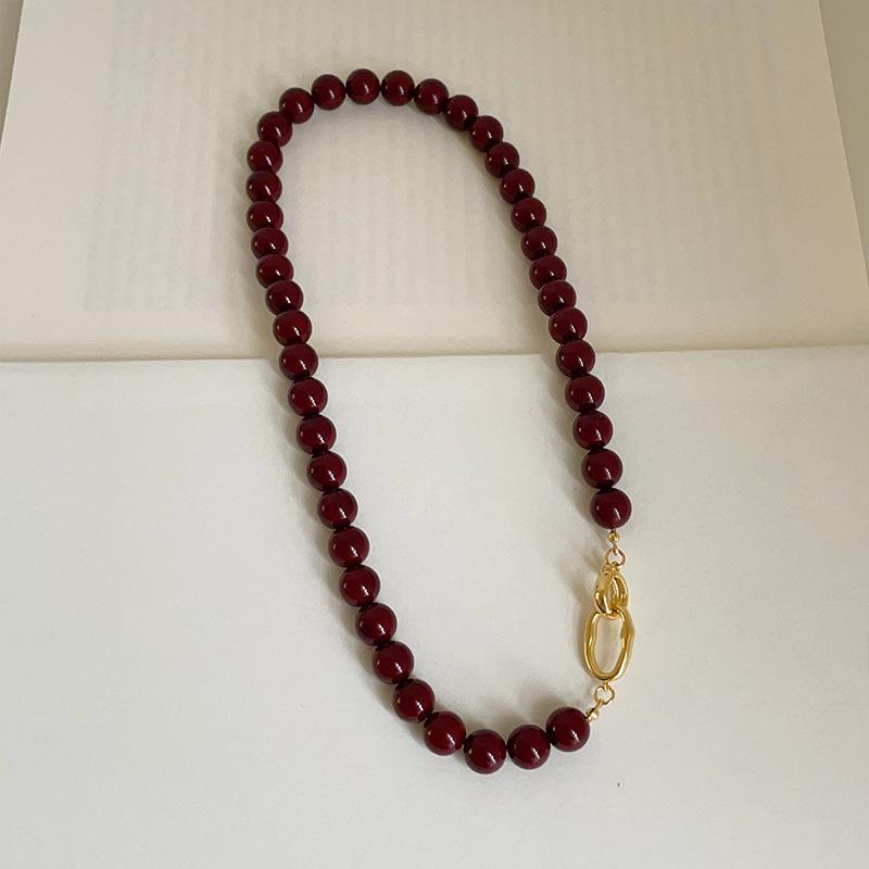 Cinnabar Red Beaded Women's Choker - Autumn/Winter Retro Simple Luxury Clavicle Chain