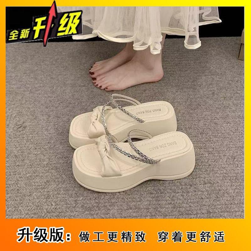 Temperament rhinestone thick-bottomed beach cool slippers 2025 new French beautiful slippers women's summer wear fashion and high sense