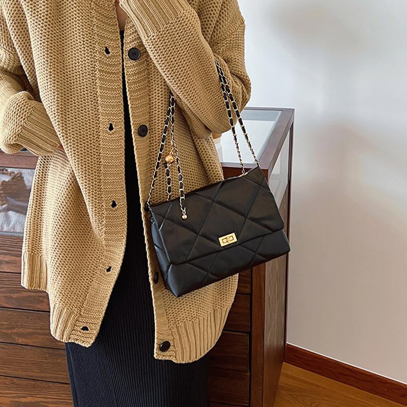 Chic Pu Leather Quilted Chain Shoulder Bag Fashionable Vintage Style For Women