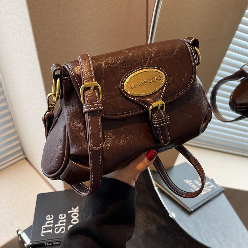 IELGY Retro One-Shoulder Underarm Bag Female Spring Fashion Simple Messenger Bag