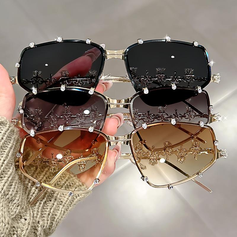 Personalized diamond encrusted spectacle frames stylish diamond shaped sunglasses for street fashion lovers trendy eyewear