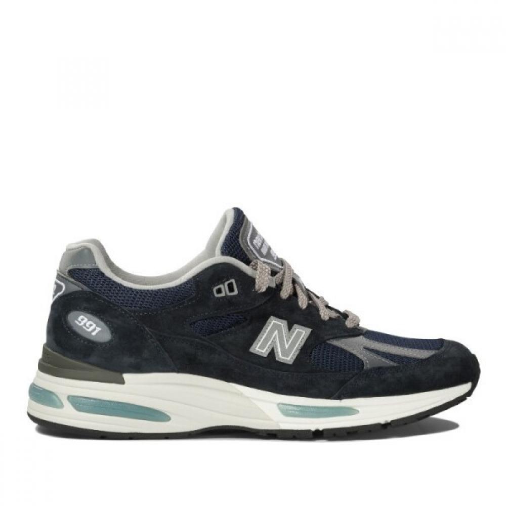 

New Balance Lace Up Mesh Panel Sneakers U991nv2 US10