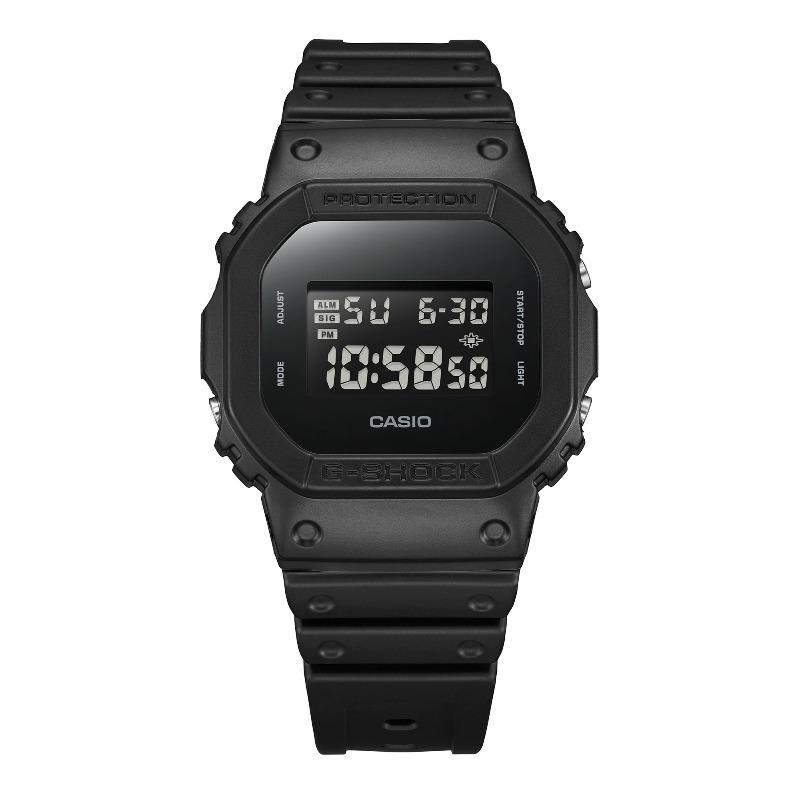 Casio G-SHOCK Men's Resin 200M Water Resistant Shock Resistant Alarm Quartz Watch DW-5600UBB-1