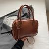 Retro fashion handbag bag women's new large-capacity shoulder pillow bag commuter messenger bag