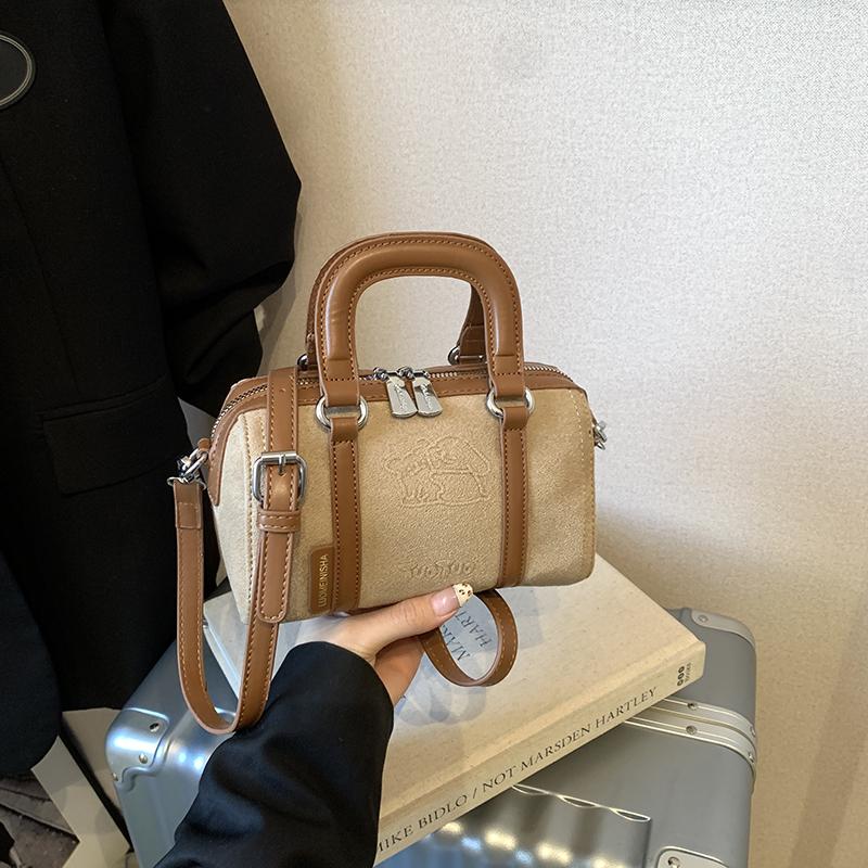 

Retro Bowling Bag Women s Suede Crossbody oulder Bag Faionable Autumn Winter Handbag Casual Vintage Crossbody Bag Commuter Bag