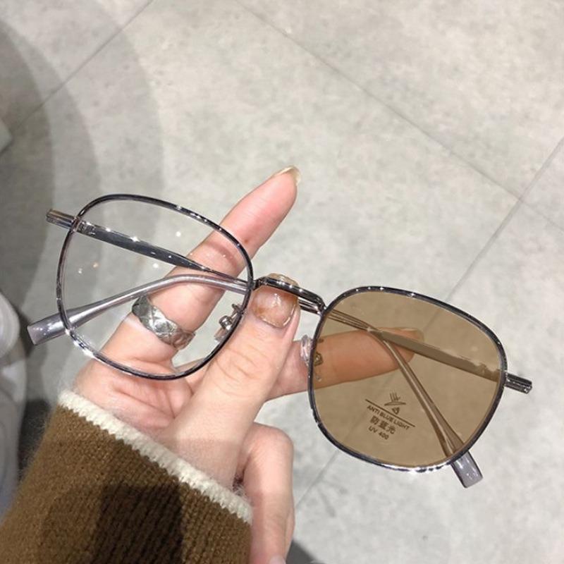 Square Metal Photochromic Sun Eyeglasses Anti Radiation Glasses for Women Men Anti Blue Light