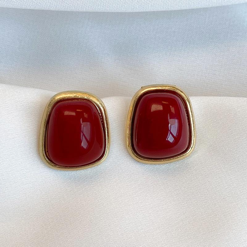 2026 New Retro Enamel Wine Red Metal Stud Earrings for Women Fashion Geometric Earrings Elegant Wedding Jewelry Accessories