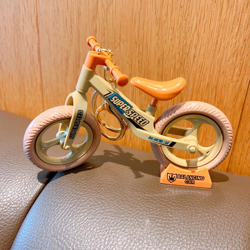 Creative, Fun and Movable Bicycles, Couple Jewelry, Keychain Pendant, Small Gift Ornament.