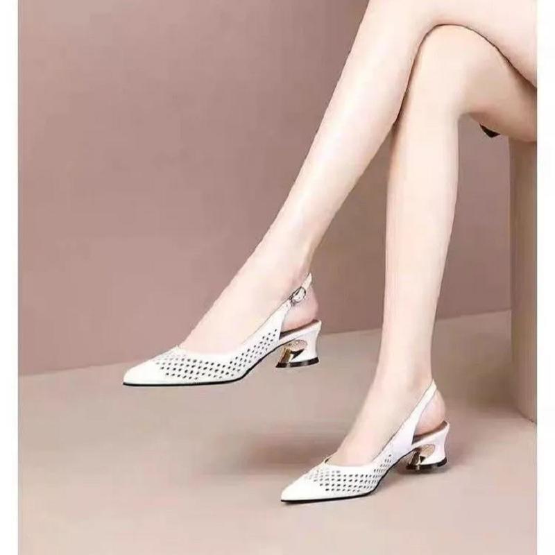 Scarpe da donna carine a punta beige traforate con cinturino e fibbia tacco alto moda lady dolci décolleté quadrate ab800