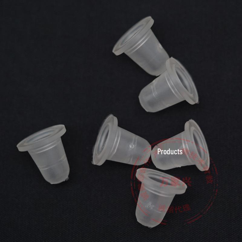 100 jednorázových kelímků na tetovací barvy: Střední a malé, měkký silikon, plastové misky