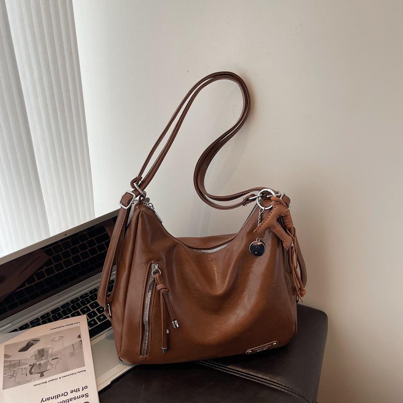 Commuter tote bag women's large-capacity new autumn and winter retro shoulder messenger bag fashionable backpack