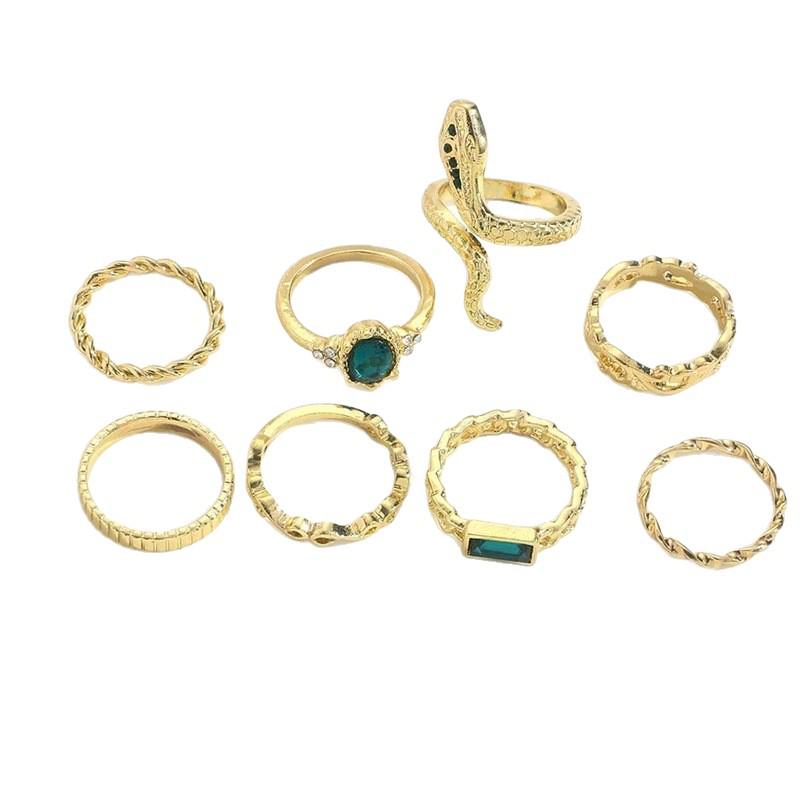 Retro Emerald Twist Snake Ring with Rhinestone Inlays - Versatile and Stylish