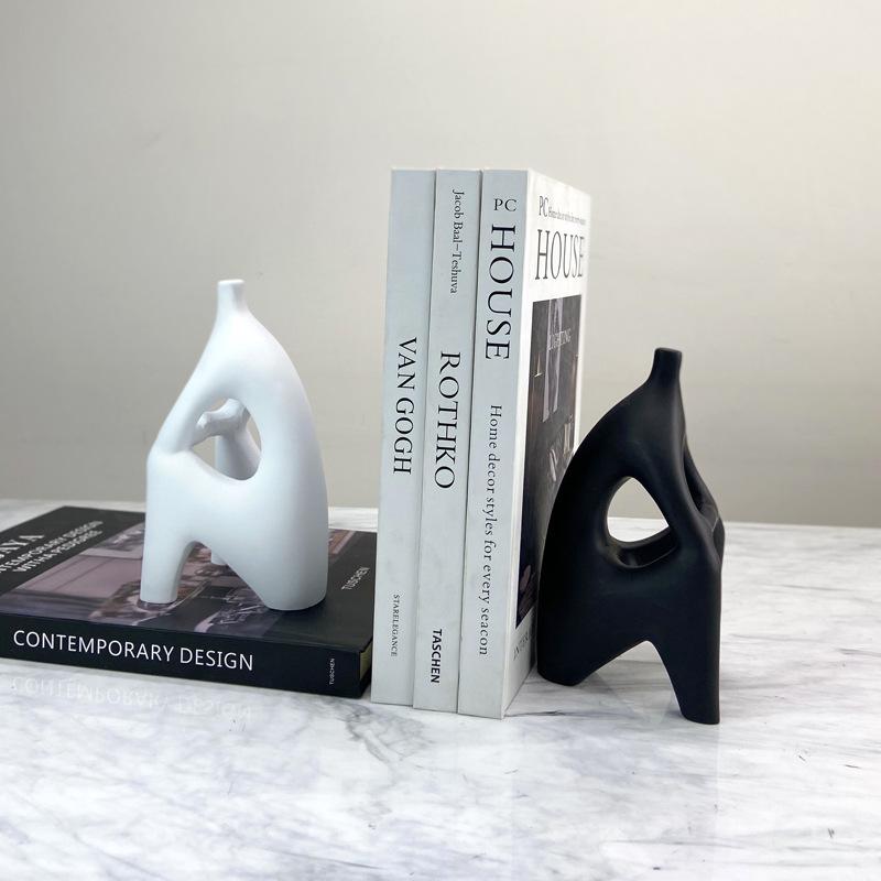 Modern Minimalist Nordic Minimalist Geometric Black Abstract Sitting Portrait Ornaments Model House Sales Office Soft Decorations