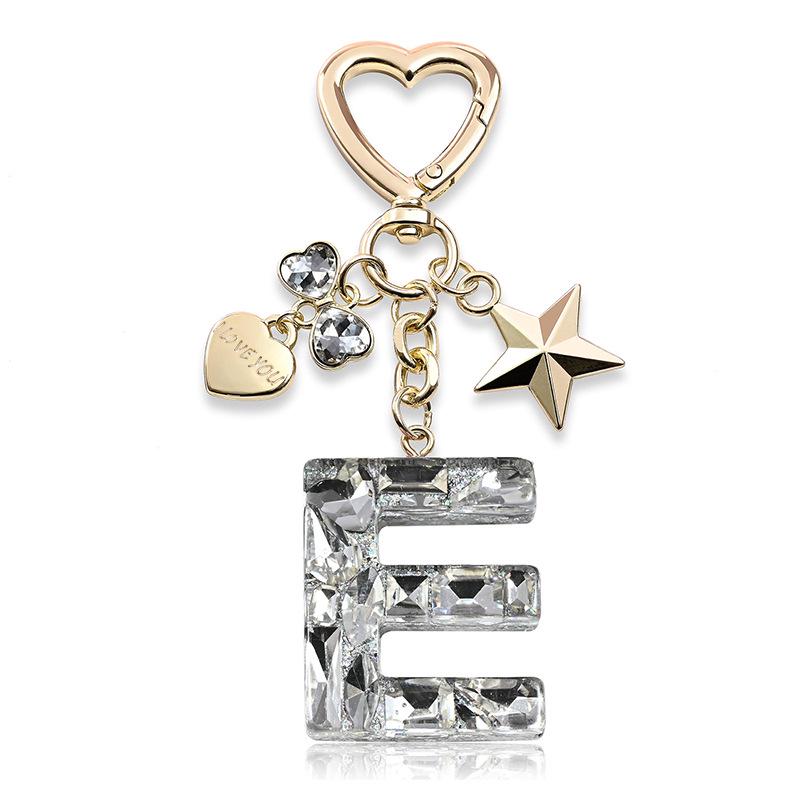 Silberne Diamant-Harz-Buchstaben-Schlüsselanhänger mit Stern-, Herz- & Schmetterlings-Anhängern - Geschenk für Mädchen-Taschen