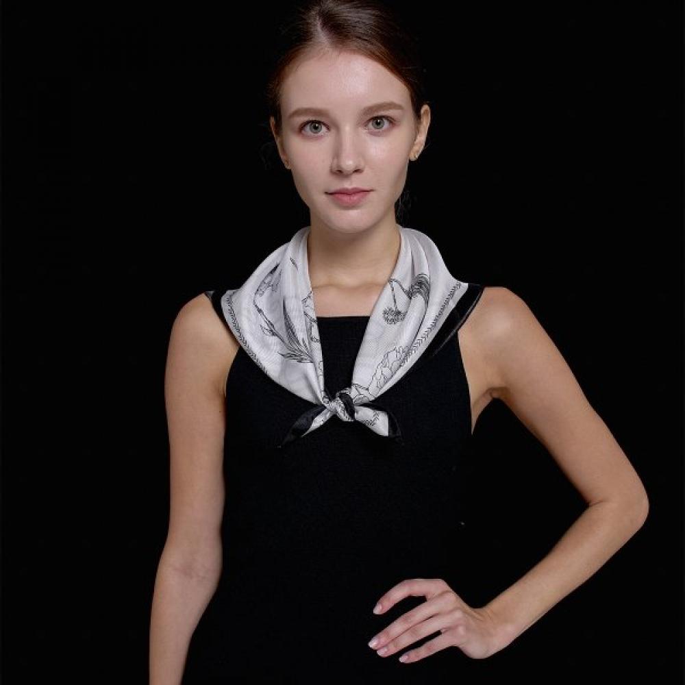 Dal Cashmere Gray Blossom Silk Square 65 Single option