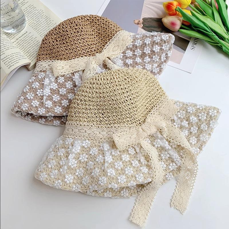 Women's Summer Lace Bowknot Straw Hat Korean Style Breathable Wide Brim Sun Protection Hat for Seaside Outings and Beach Activities